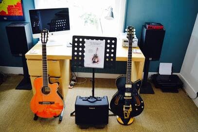 Learn Guitar With Charlie 2