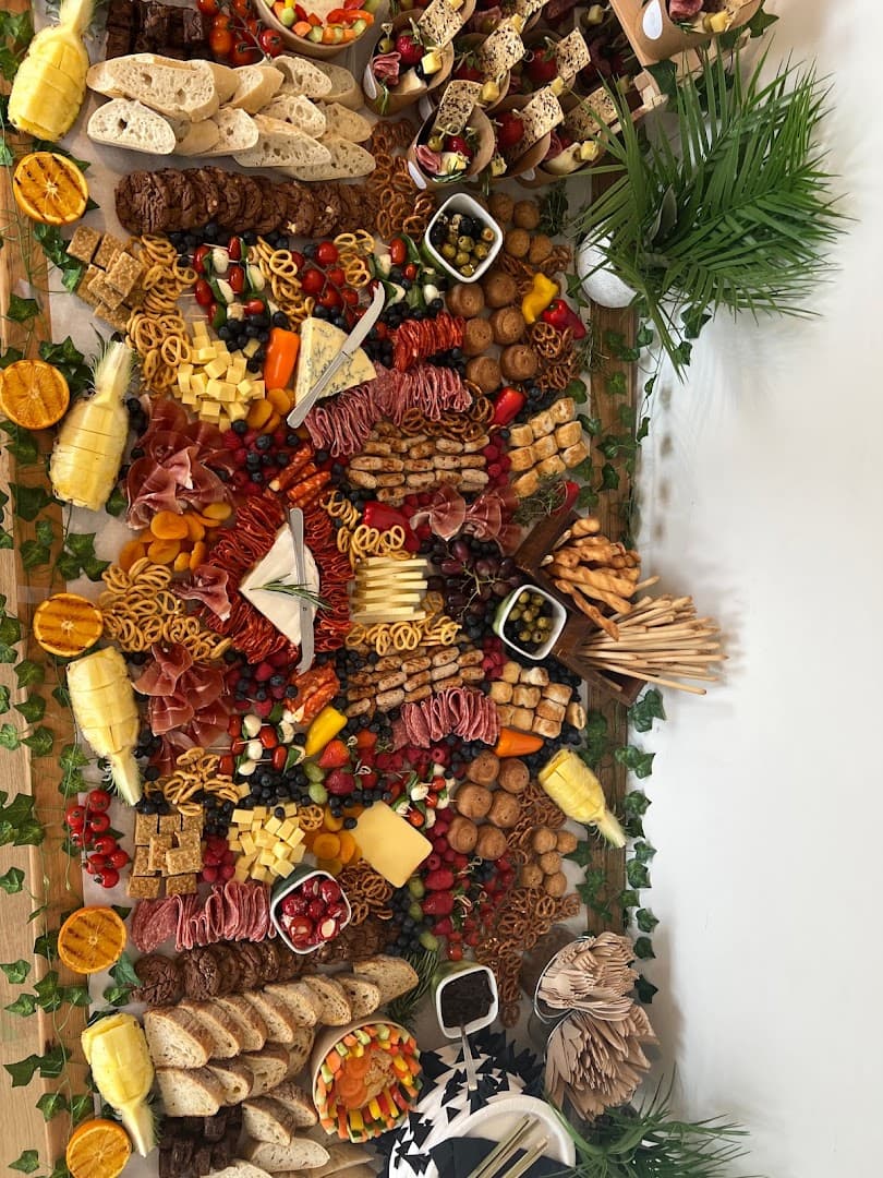 The Clubhouse Bar & Cafe and party venue at Sandown Park Golf Centre 9