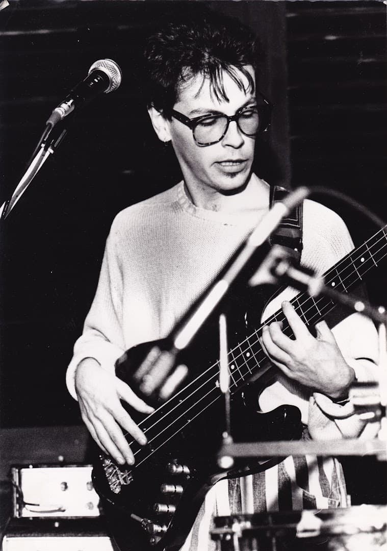 Paul Rickard Guitar & Bass Tutor & Recording Studio 2