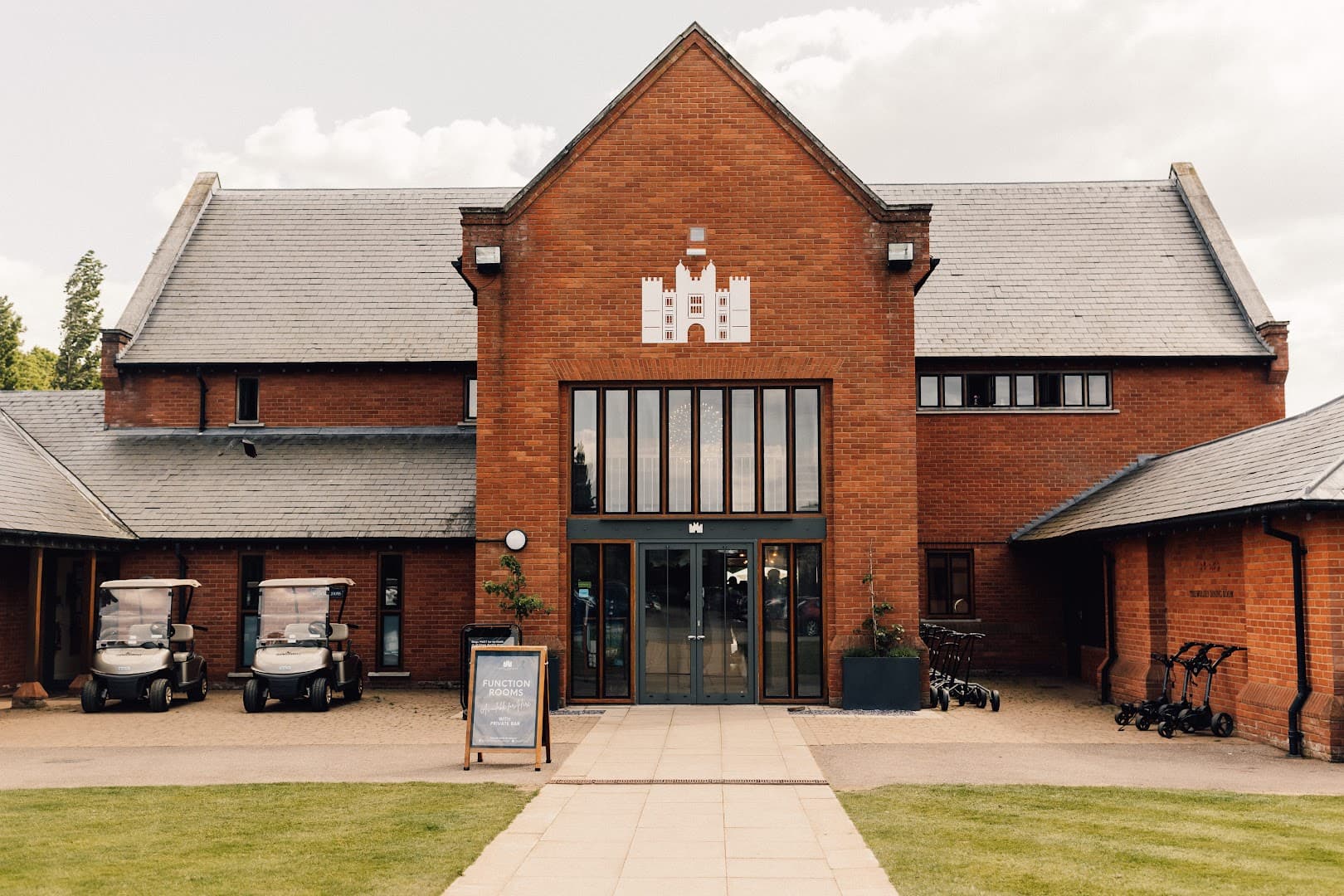 Hampton Court Palace Golf Club 3