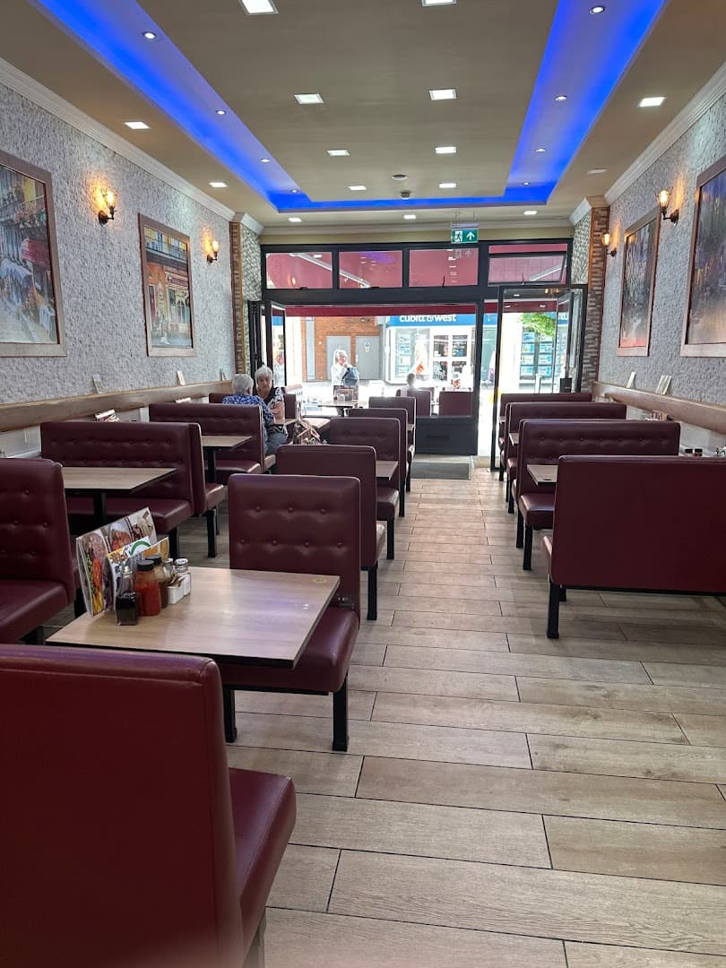 Poppins Cafe & Restaurant 3