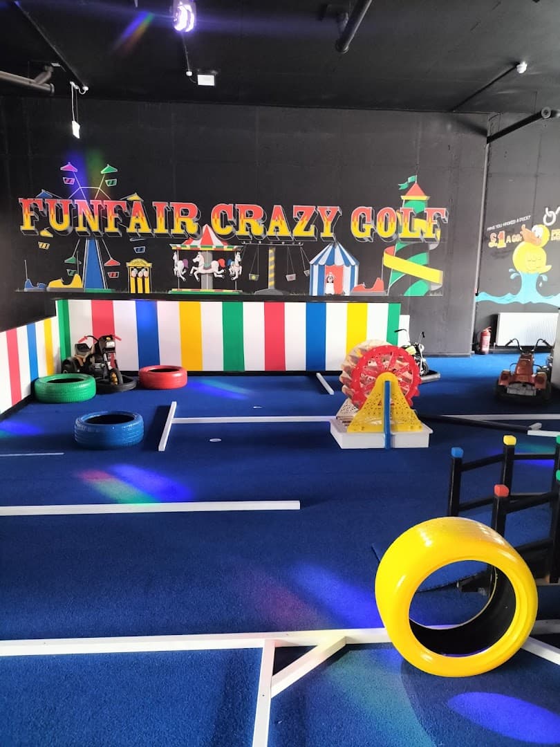 Funfair Crazy Golf