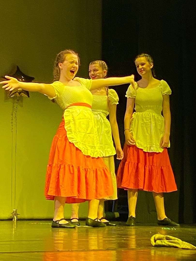 DreamCatchers Stage School 7