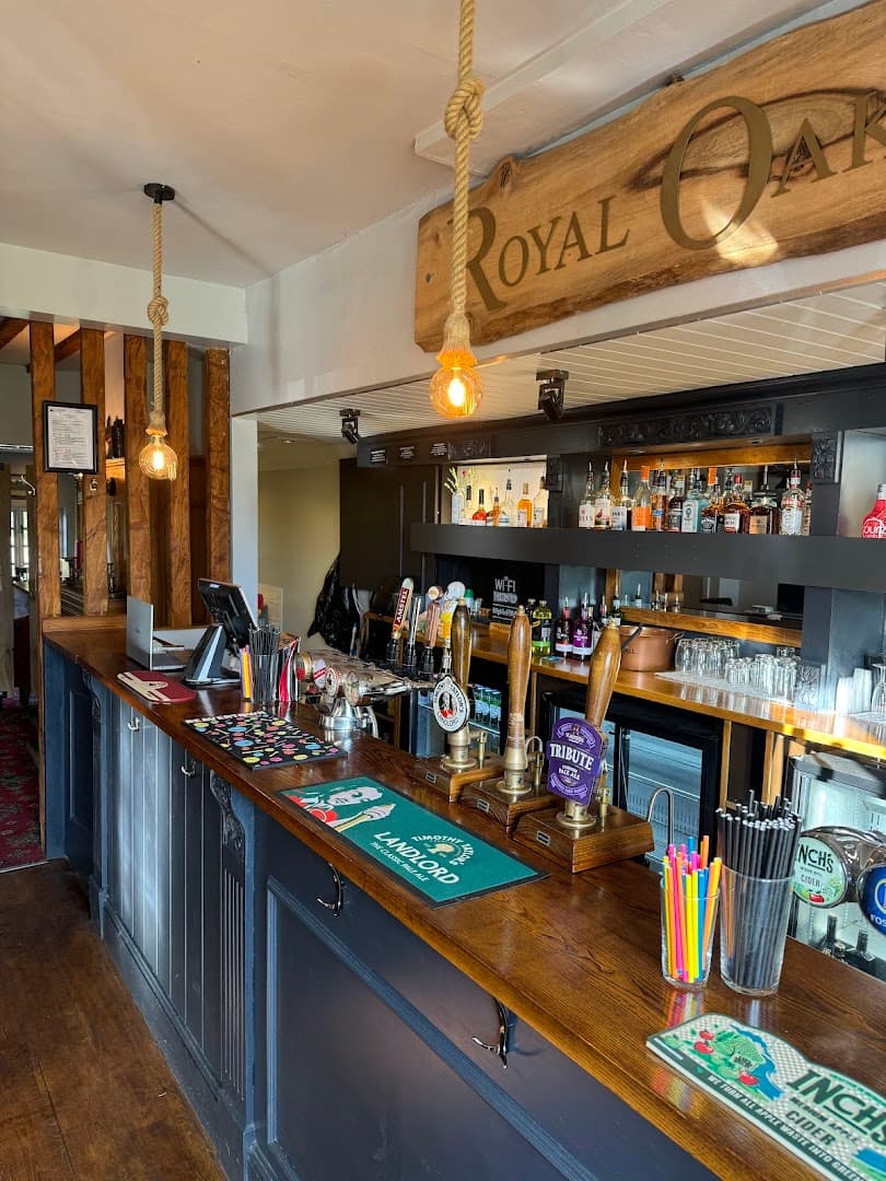 The Royal Oak Inn & Meerkat Retreat in Brockham
