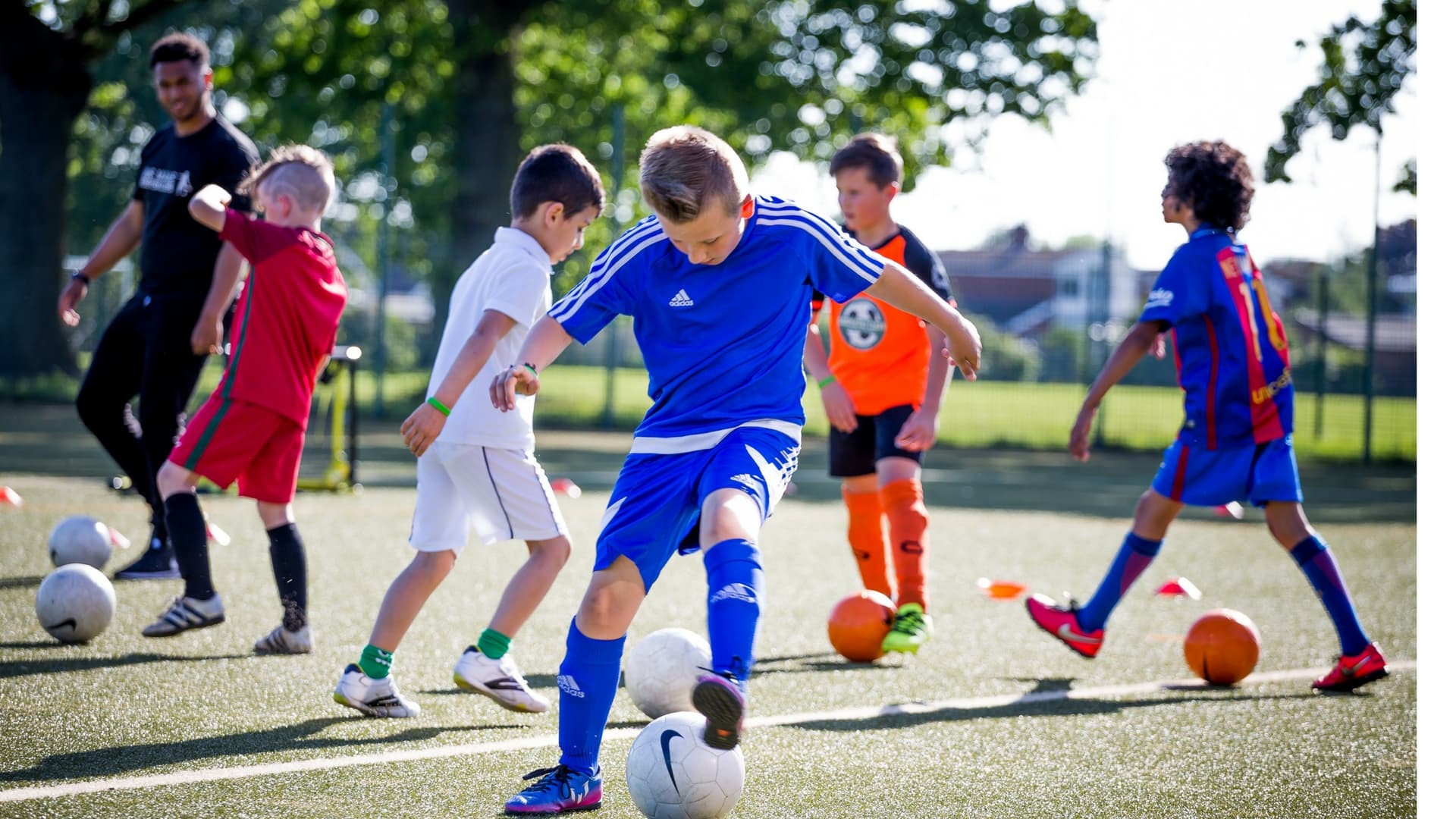 We Make Footballers Coulsdon: Football Academy