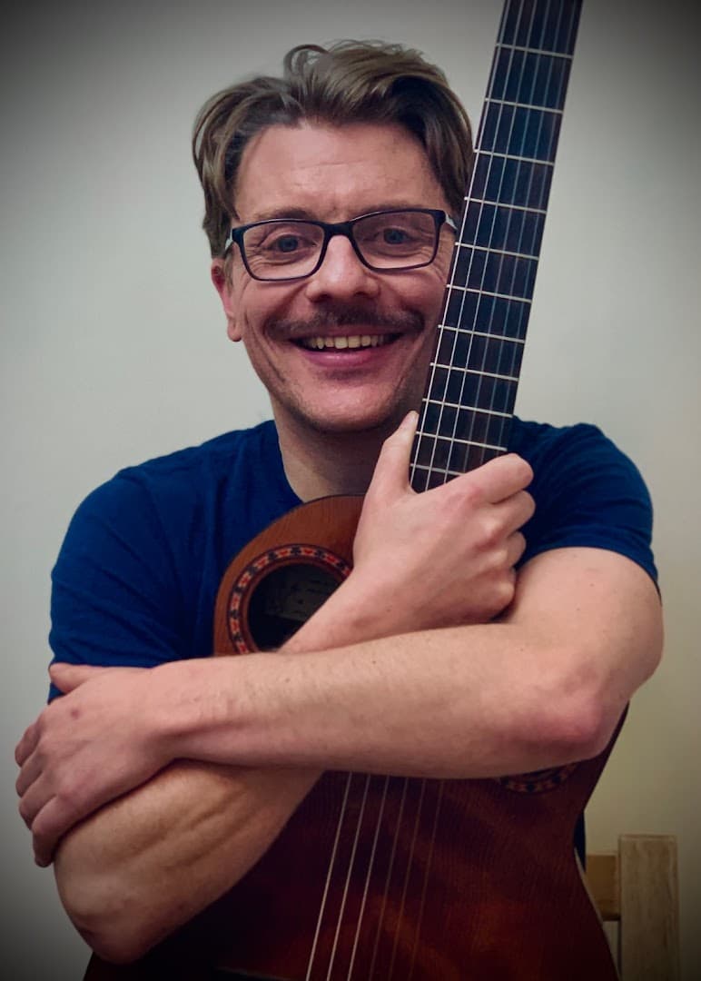 Rob Piper Guitar + Saxophone Teacher - Private Music Tuition 3