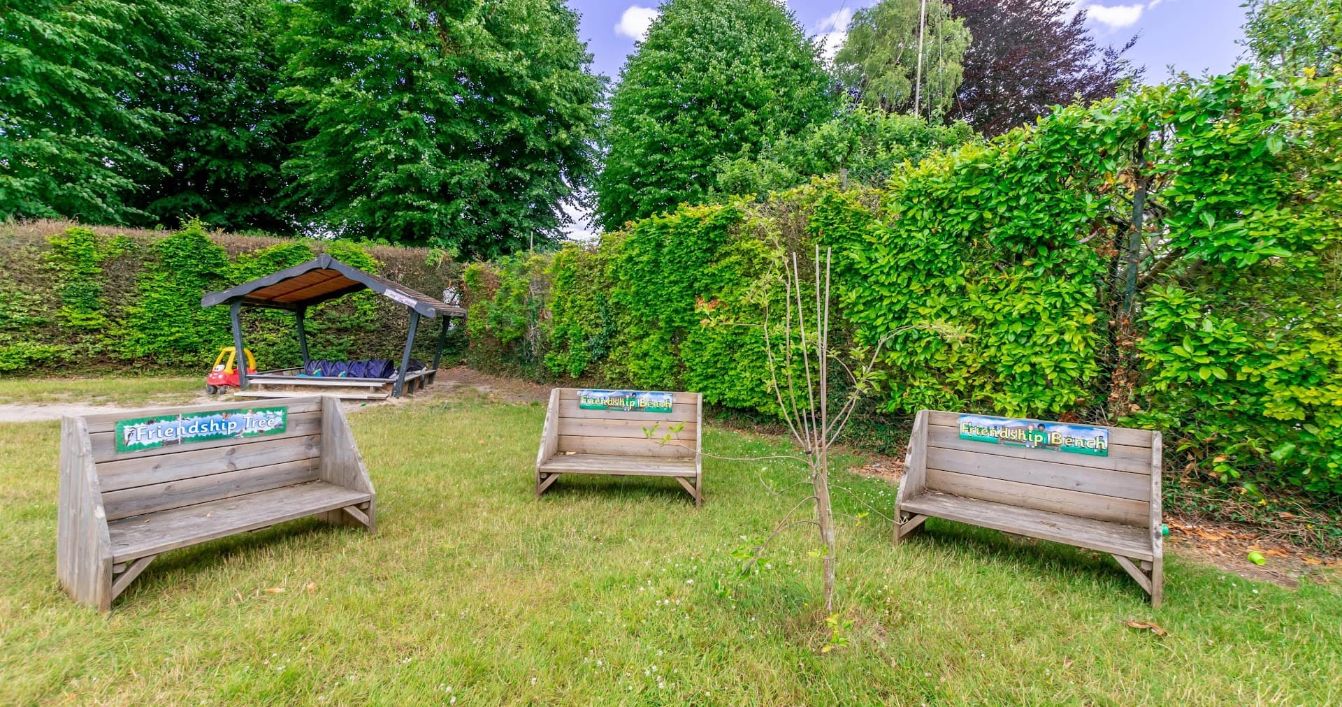 Busy Bees at Dorking Chichester Road 4