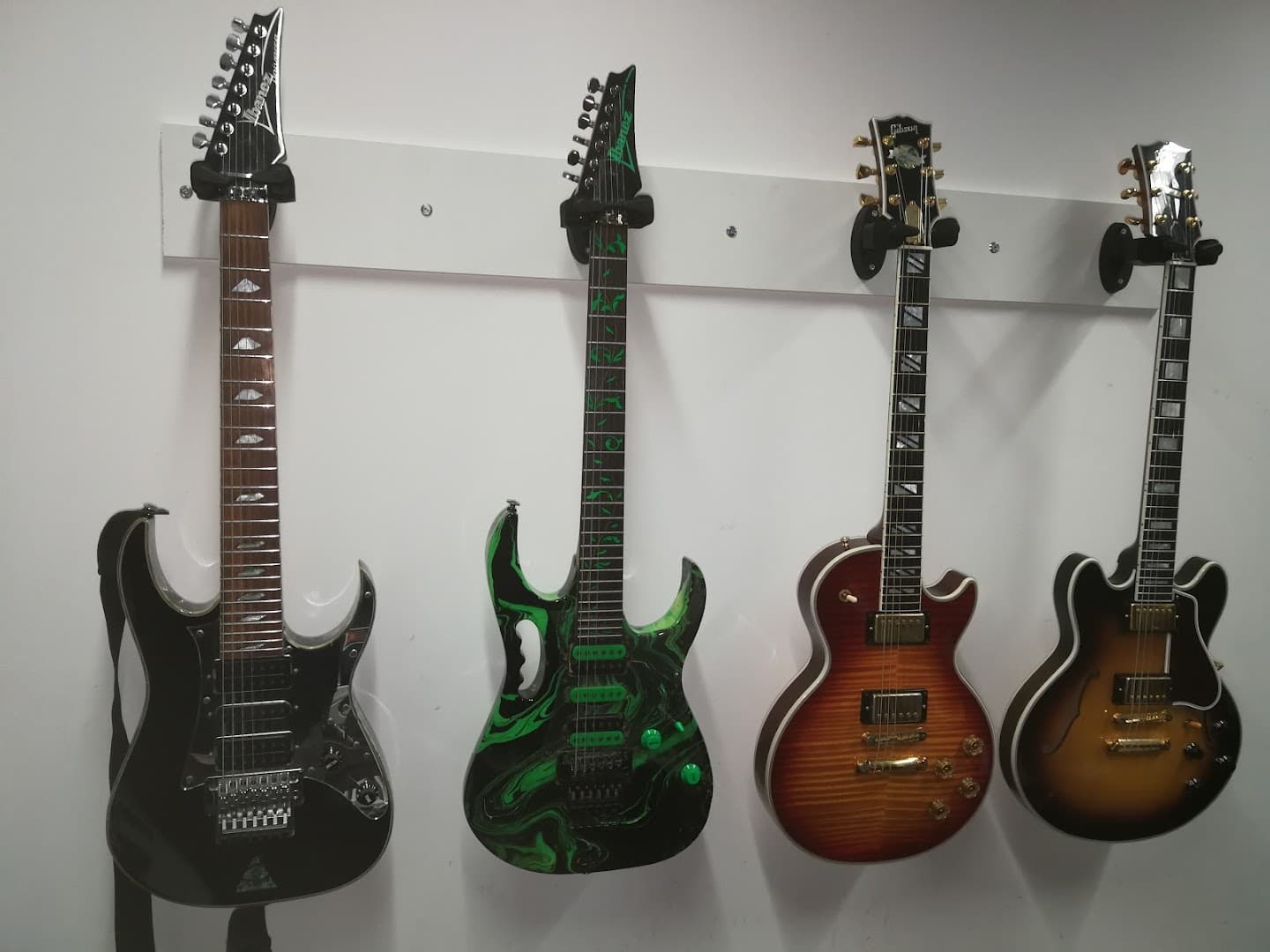 David Locke's Guitar Tuition - Guildford, Surrey 2