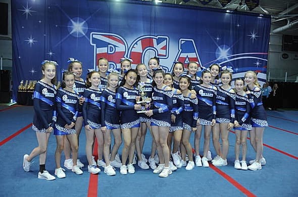 Hellcats Cheerleaders 4