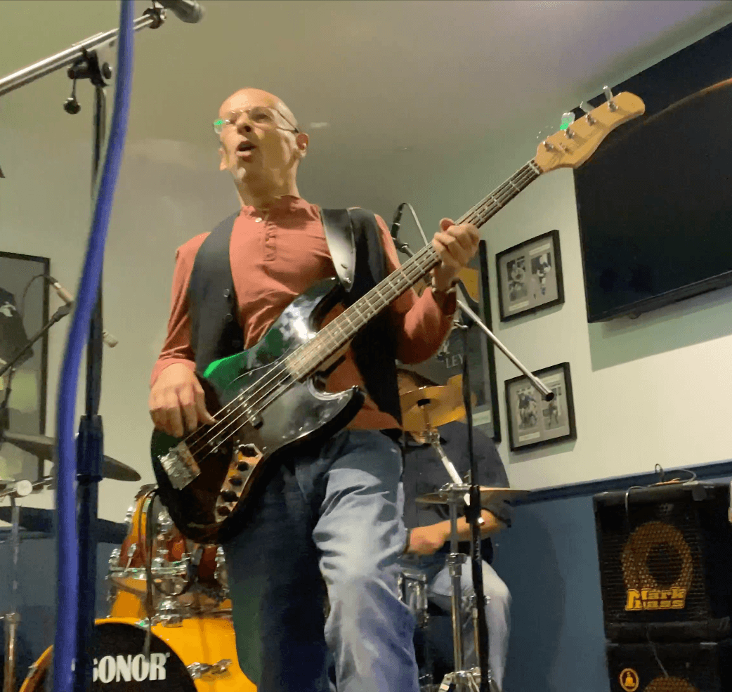 Paul Rickard Guitar & Bass Tutor & Recording Studio