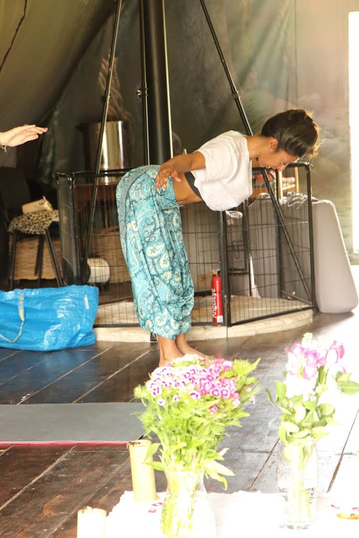 Della yogabarredance 7