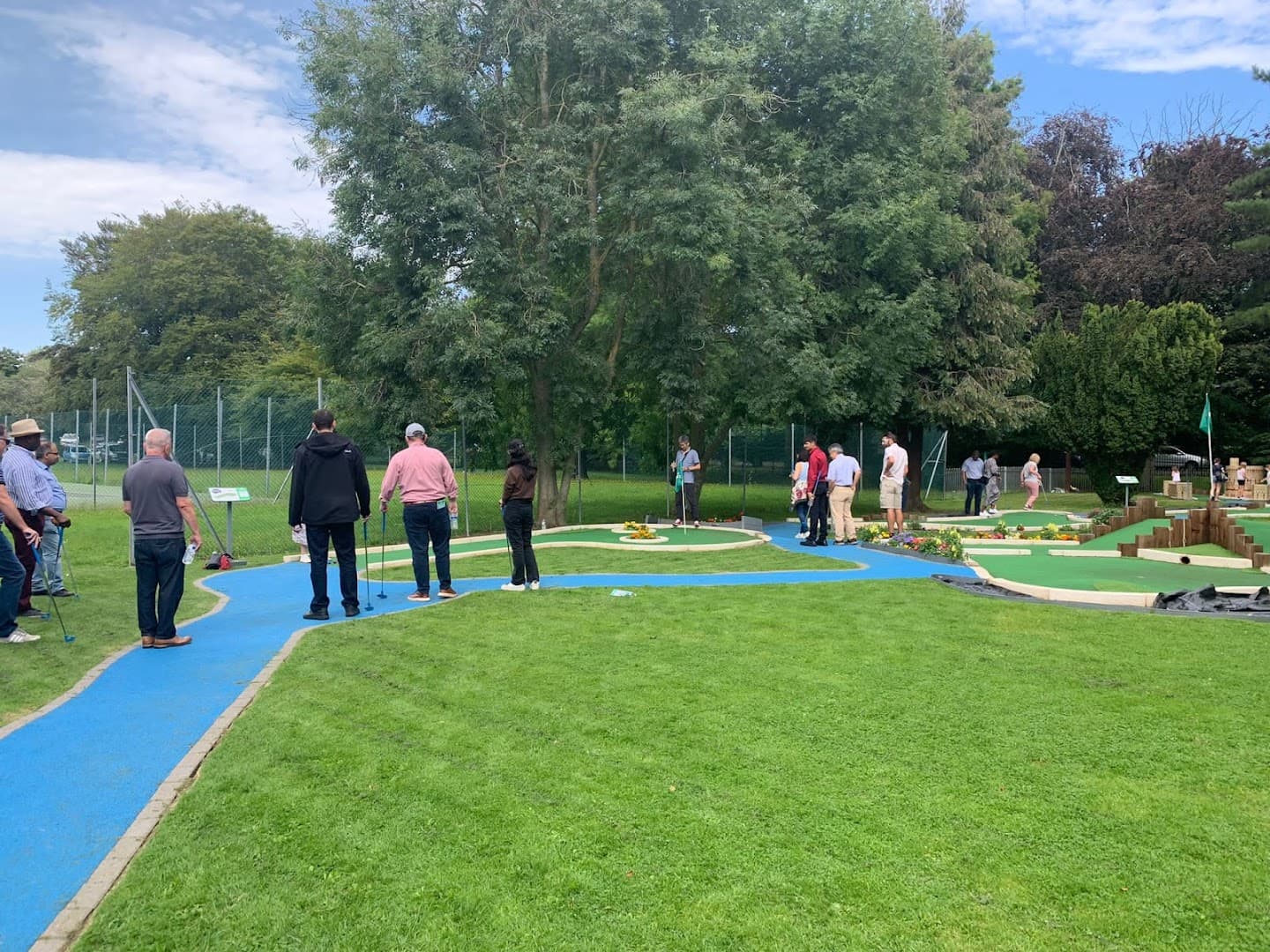 River Thames Mini Golf - by The Little Green Boat Company 3