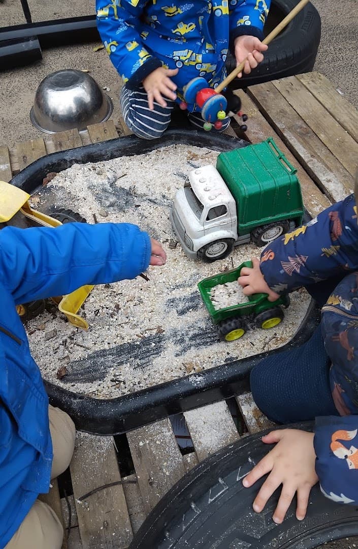 Home From Home Nursery & Pre-school 10