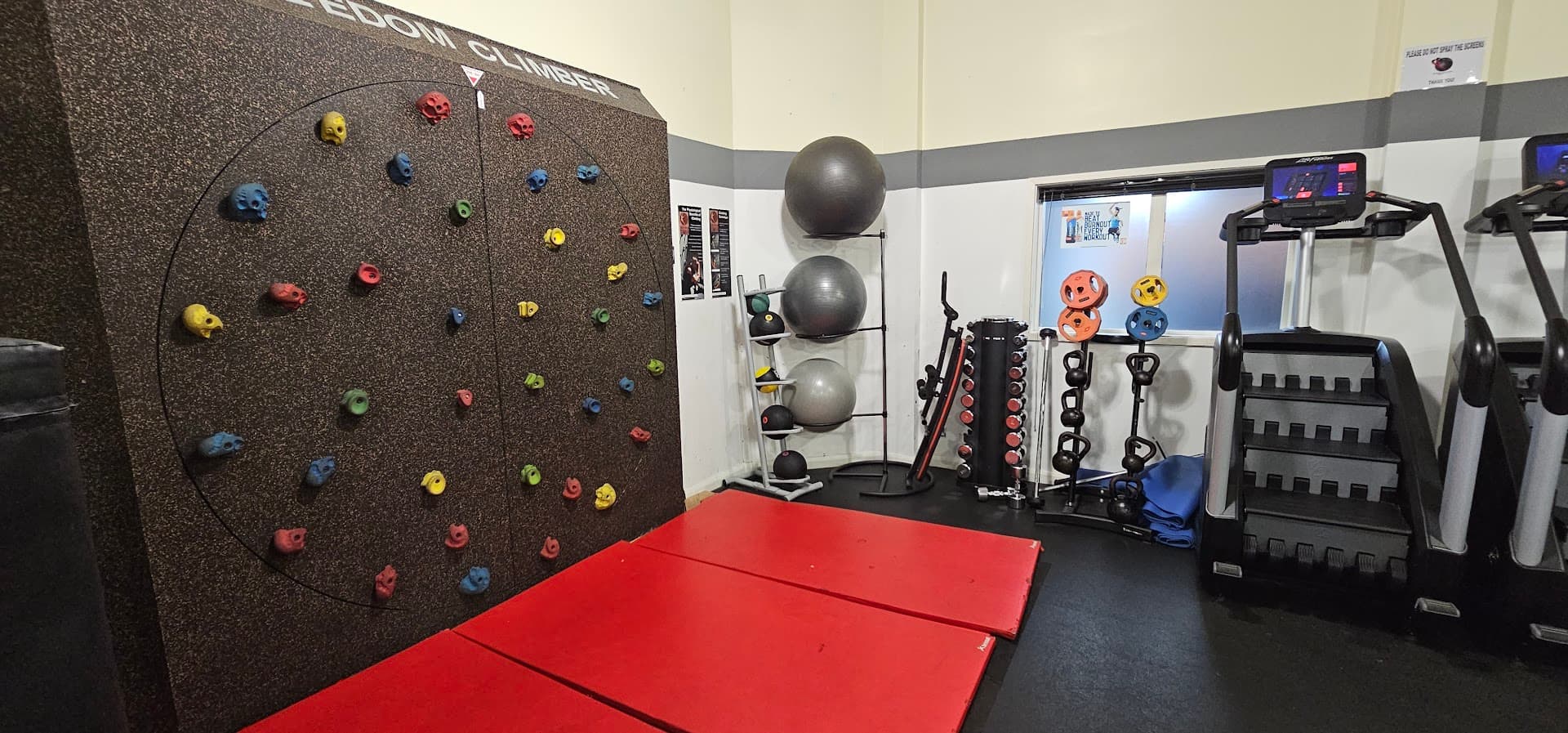 Winston Sports Centre 7