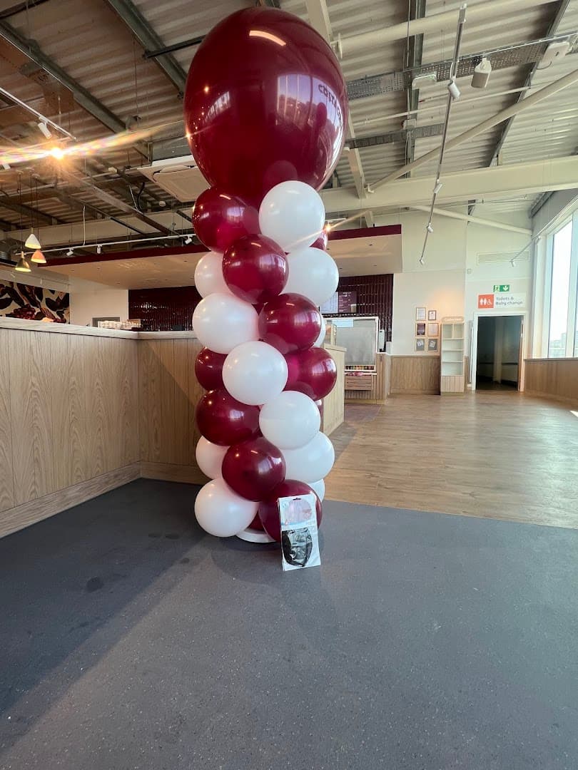 Red Chilli Events & Balloons 5