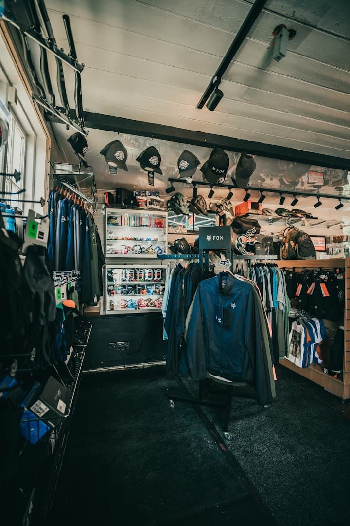 The Riders Hub Peaslake 4