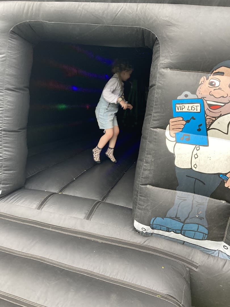 Bouncy Castles Surrey 10