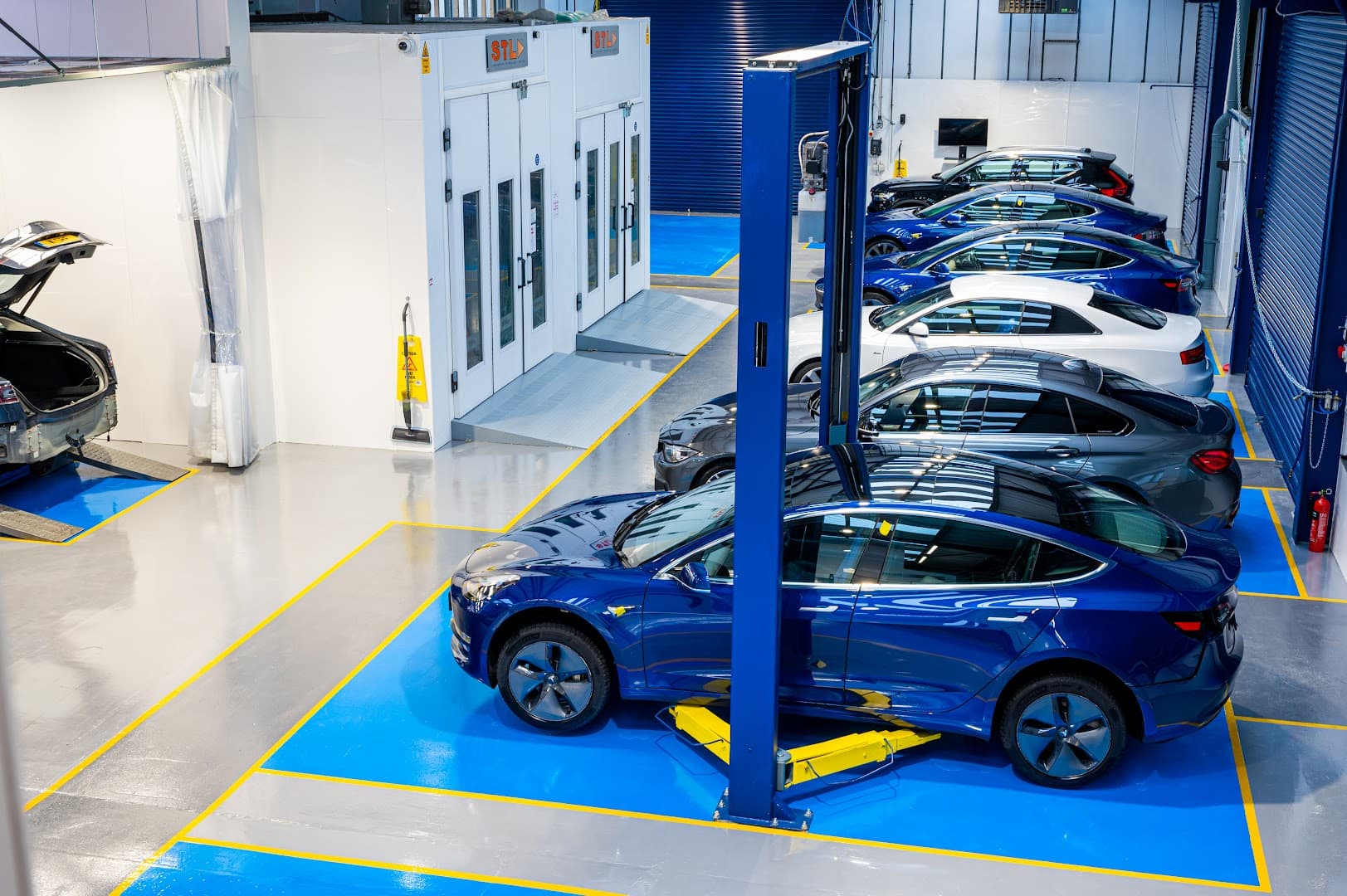 Finesse Accident Repair Centre - Dorking