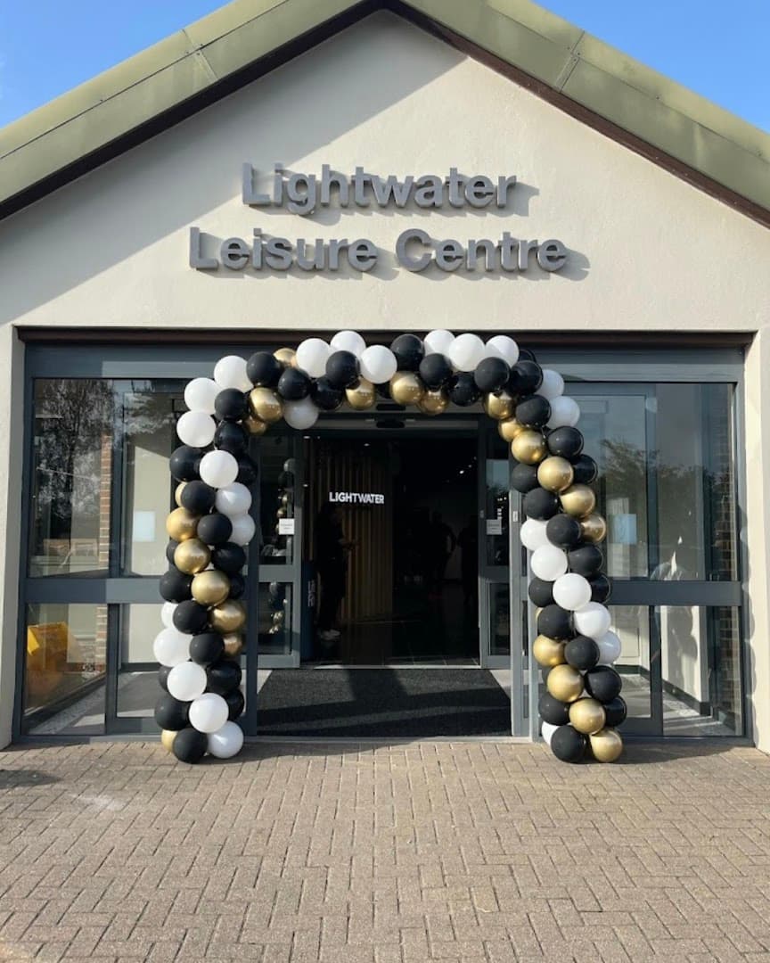 Mundo Latino UK / Salsa and Bachata Dance School. 4