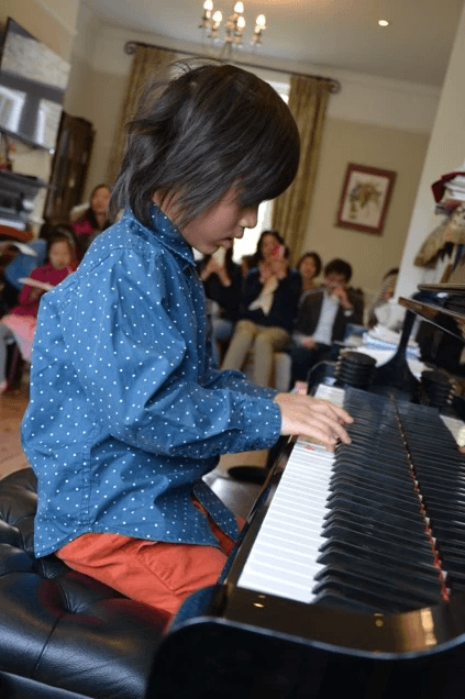 Kingston Music School (Singing Violin Viola Piano & Guitar Lessons) 9