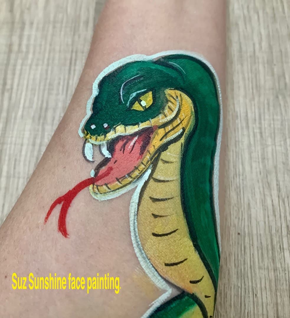 Suz Sunshine Face painting for Surrey , Berkshire and Hampshire . 4