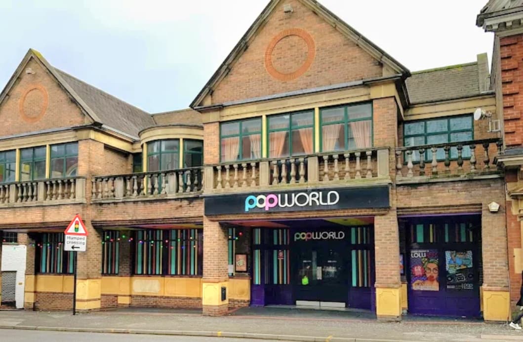 Mundo Latino UK / Salsa and Bachata Dance School. 3