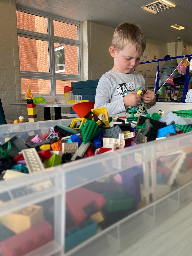 Brilliant Bricks UK Ltd - providing clubs, parties, workshops and events with LEGO bricks 2