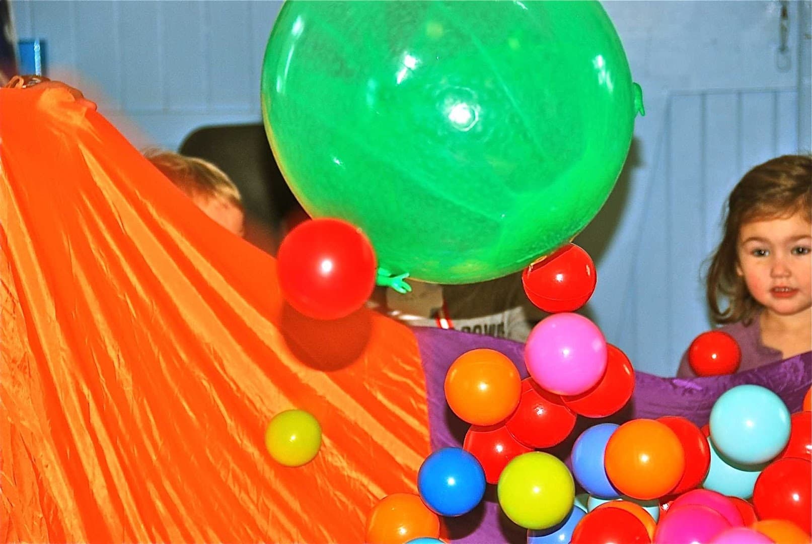 Tiny Tunes Music & Dance Pay per session Under 5s Childrens Classes: Teddington