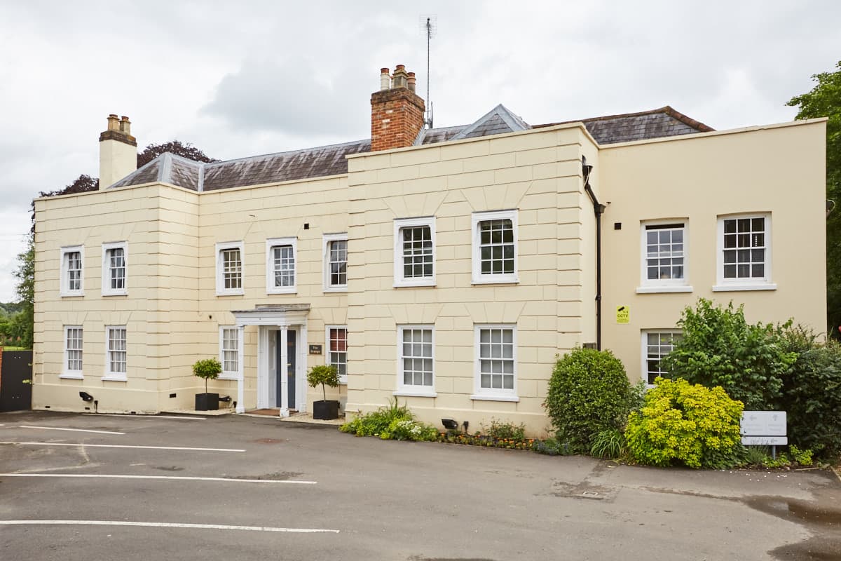 Life Works: Alcohol rehab & drug detox - Surrey 2