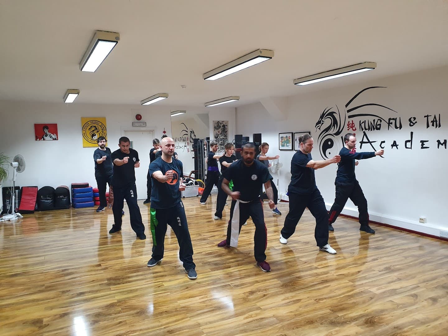 Kung Fu & Tai Chi Academy - Chun Ming Dao 8