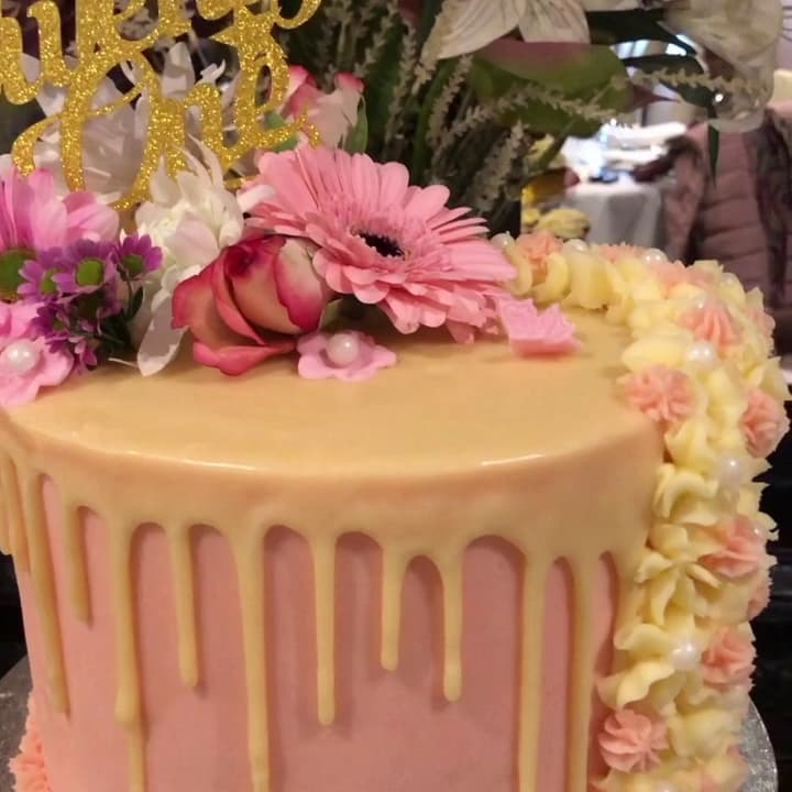 Quintessential Cookies & Cakes for Events, Wedding and Corporate In Epsom Surrey 2