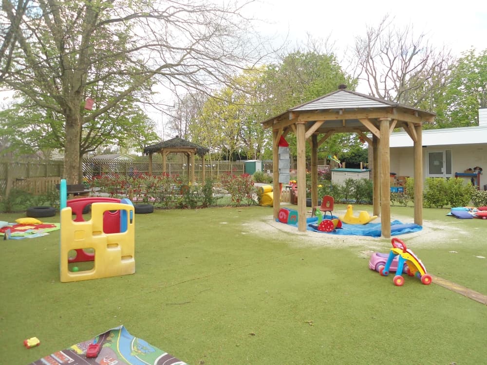 Busy Bees in Thames Ditton 4