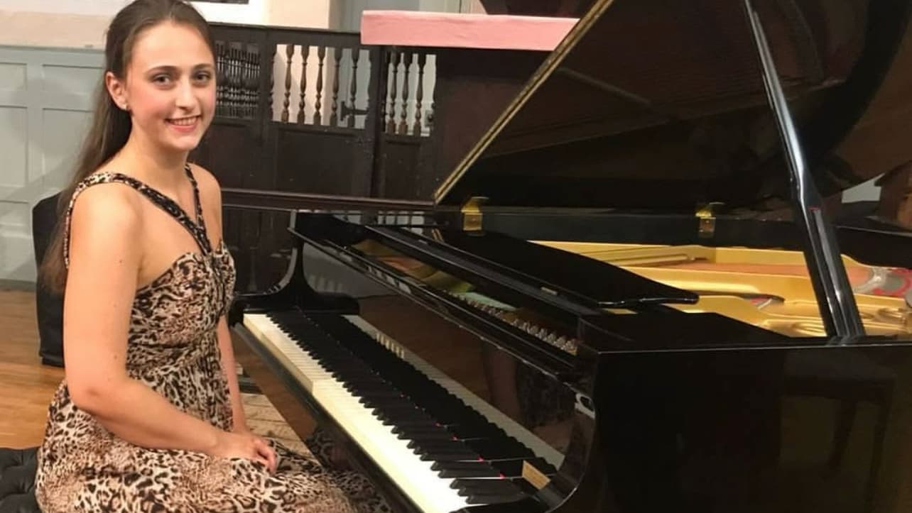 Piano lessons with Concert Pianist Alexandra Vaduva🎹