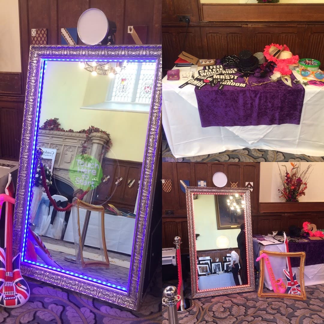 Giggling Genie Photo Booths