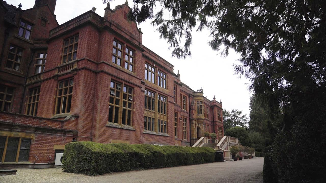 Alpadia Language Schools - London-Woldingham Summer Camp 2