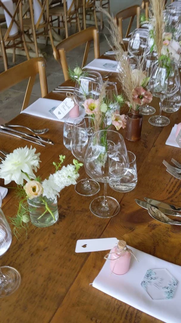 Poppy Wild Floral | Nature inspired floral design for weddings and events