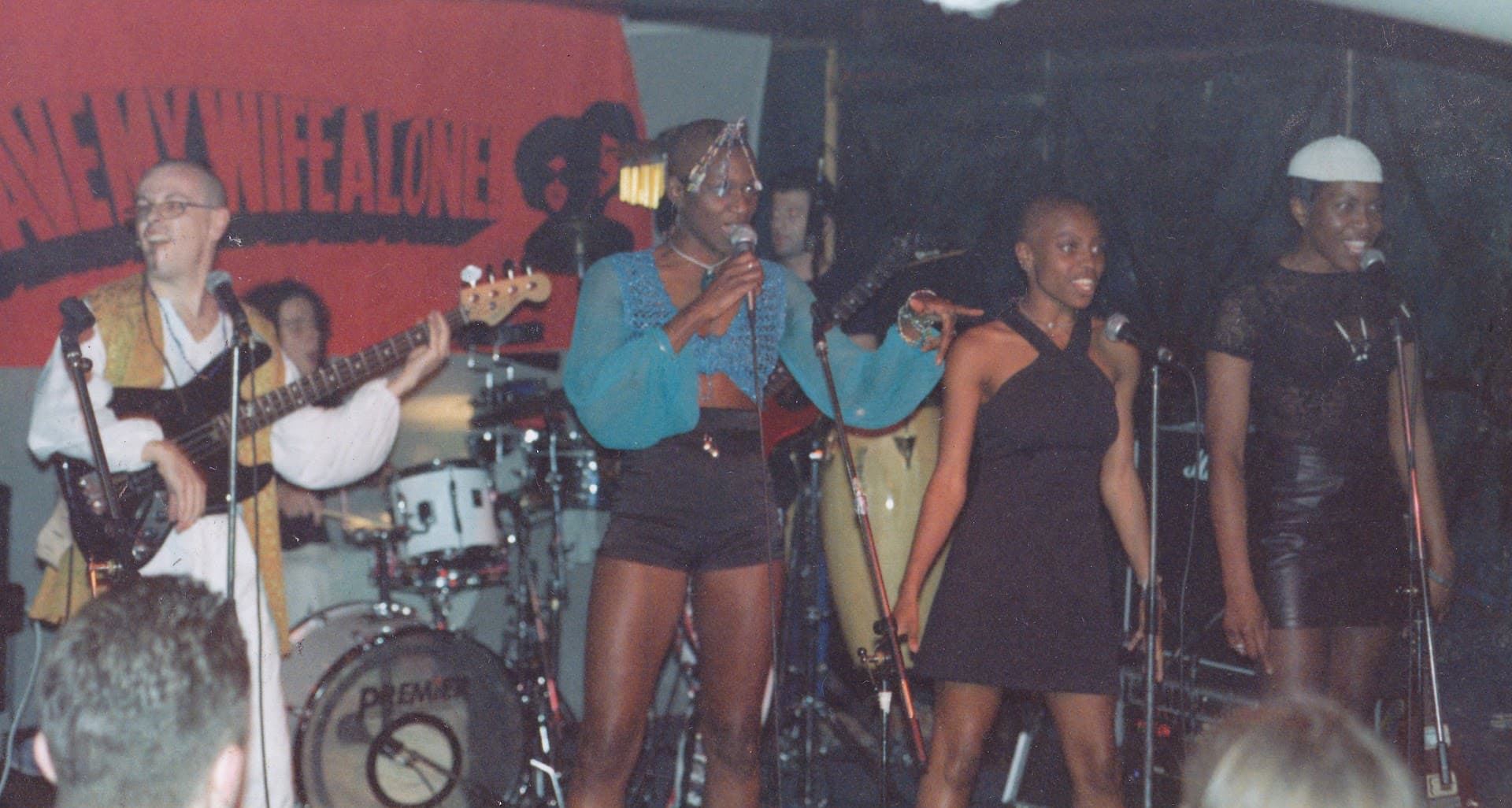 Paul Rickard Guitar & Bass Tutor & Recording Studio 9