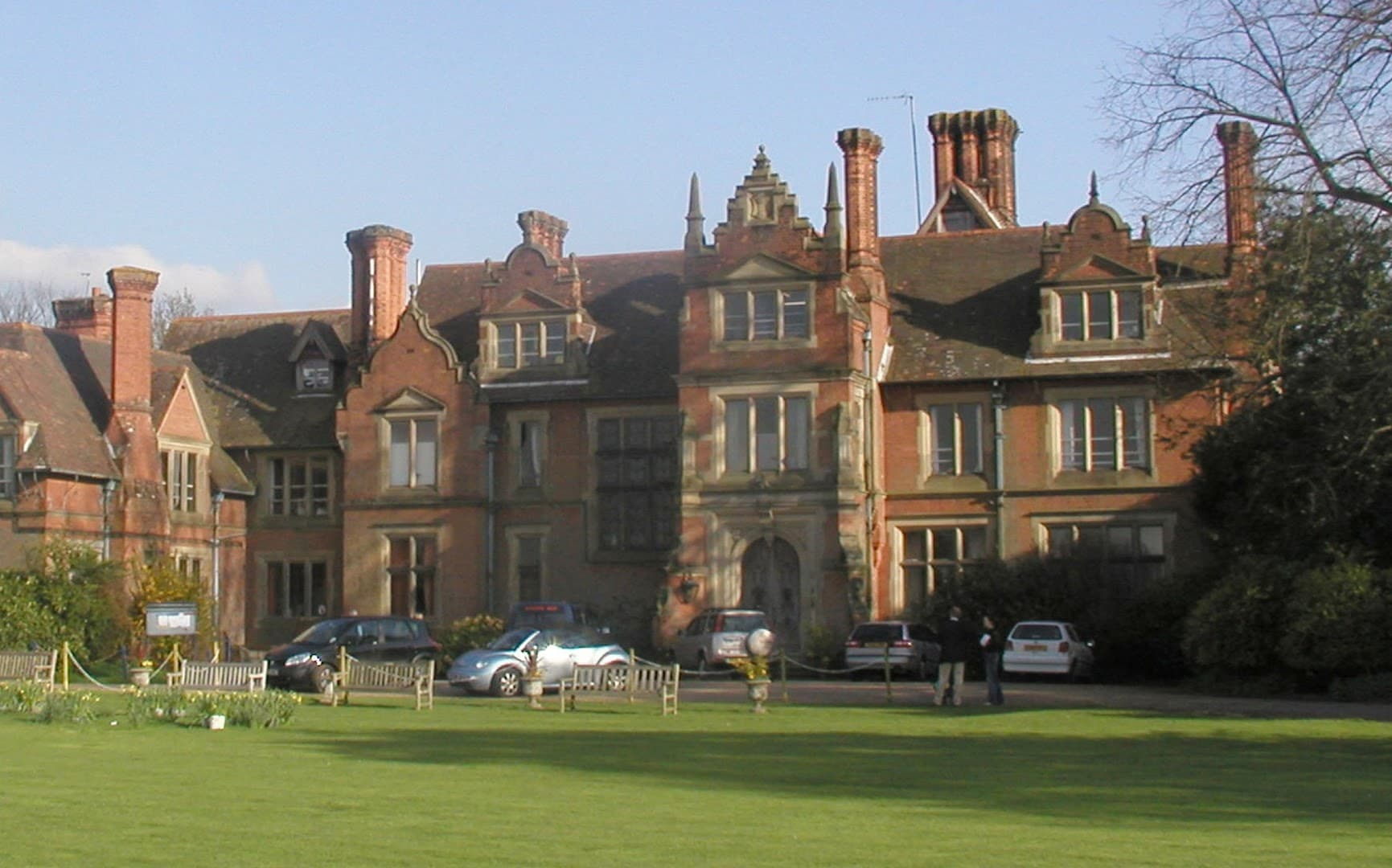Moon Hall School, Reigate