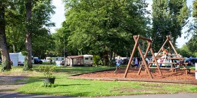 Chertsey Camping and Caravanning Club Site 4