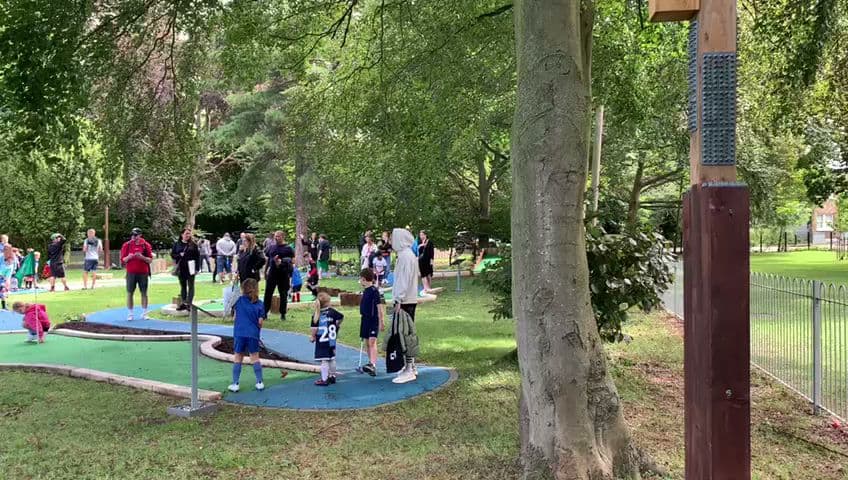 River Thames Mini Golf - by The Little Green Boat Company 2