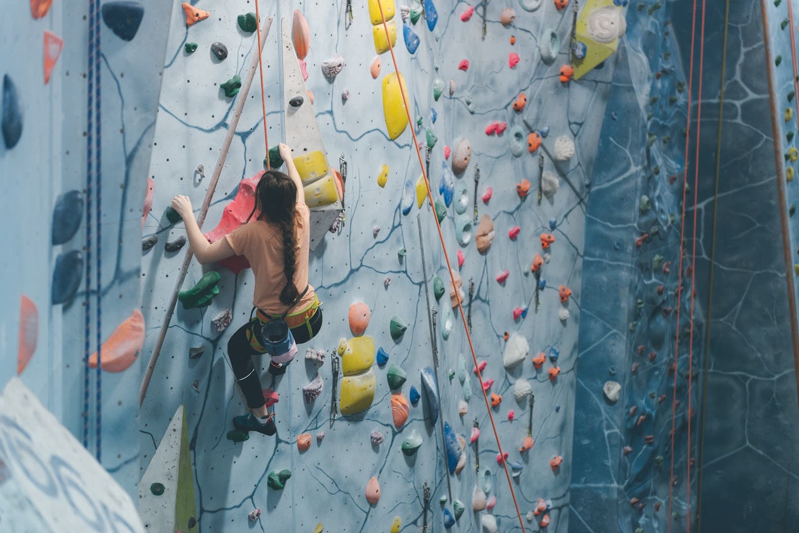 Blue Spider Climbing 3