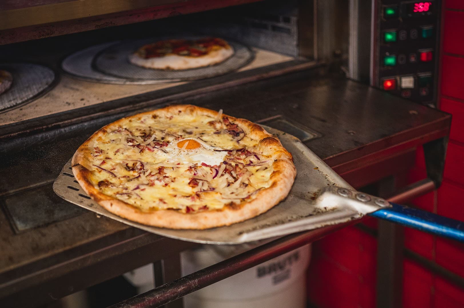 Squisito Italian Takeaway Kitchen 5