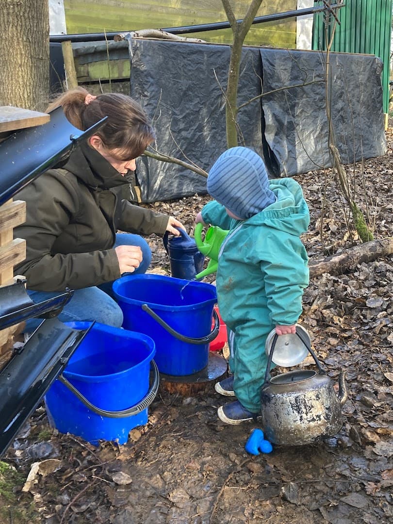 Little Squirrels Forest School at High Ashurst 9