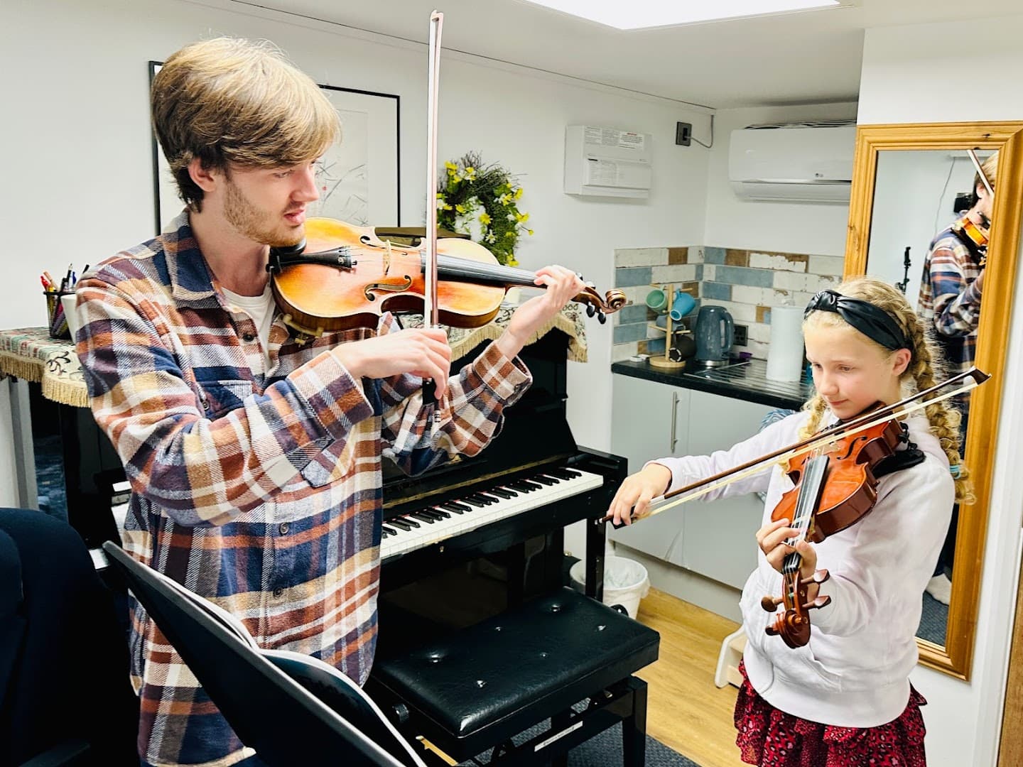 Kingston Music School (Singing Violin Viola Piano & Guitar Lessons) 6