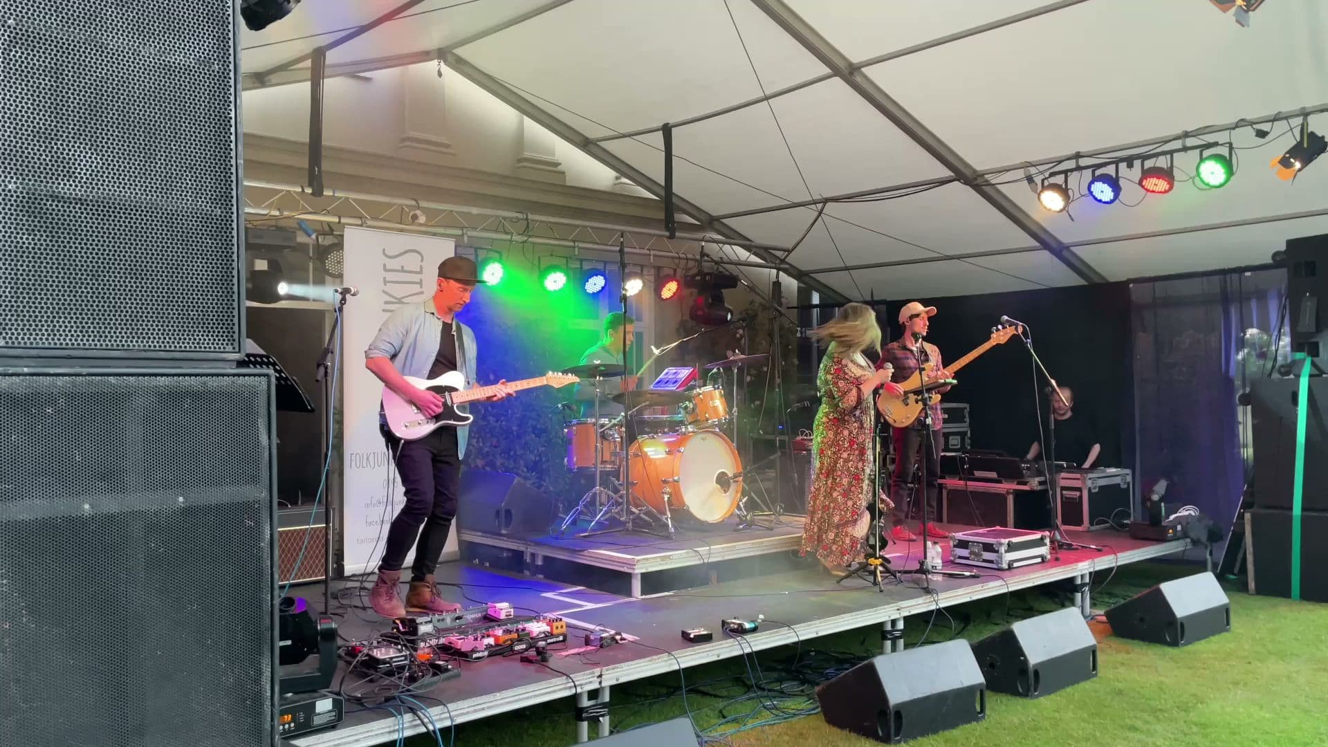 Folk Junkies - Wedding & Party Band Surrey 8