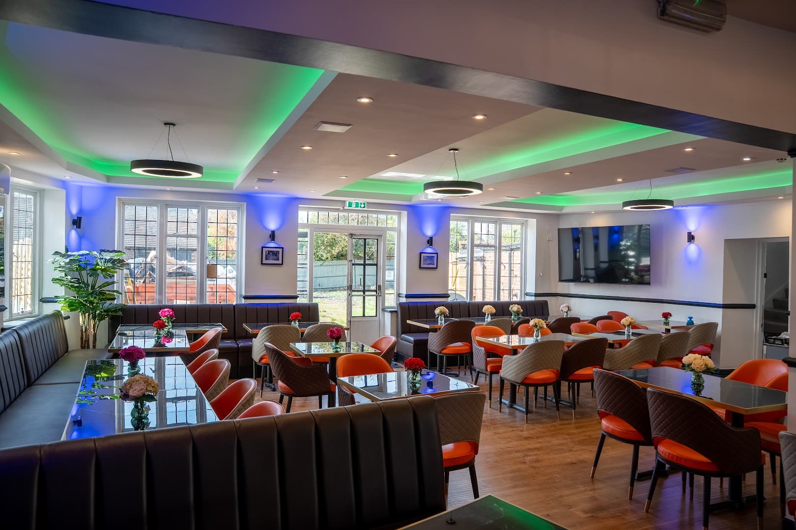Everest Spice Lounge | Pub, Bar and Restaurant