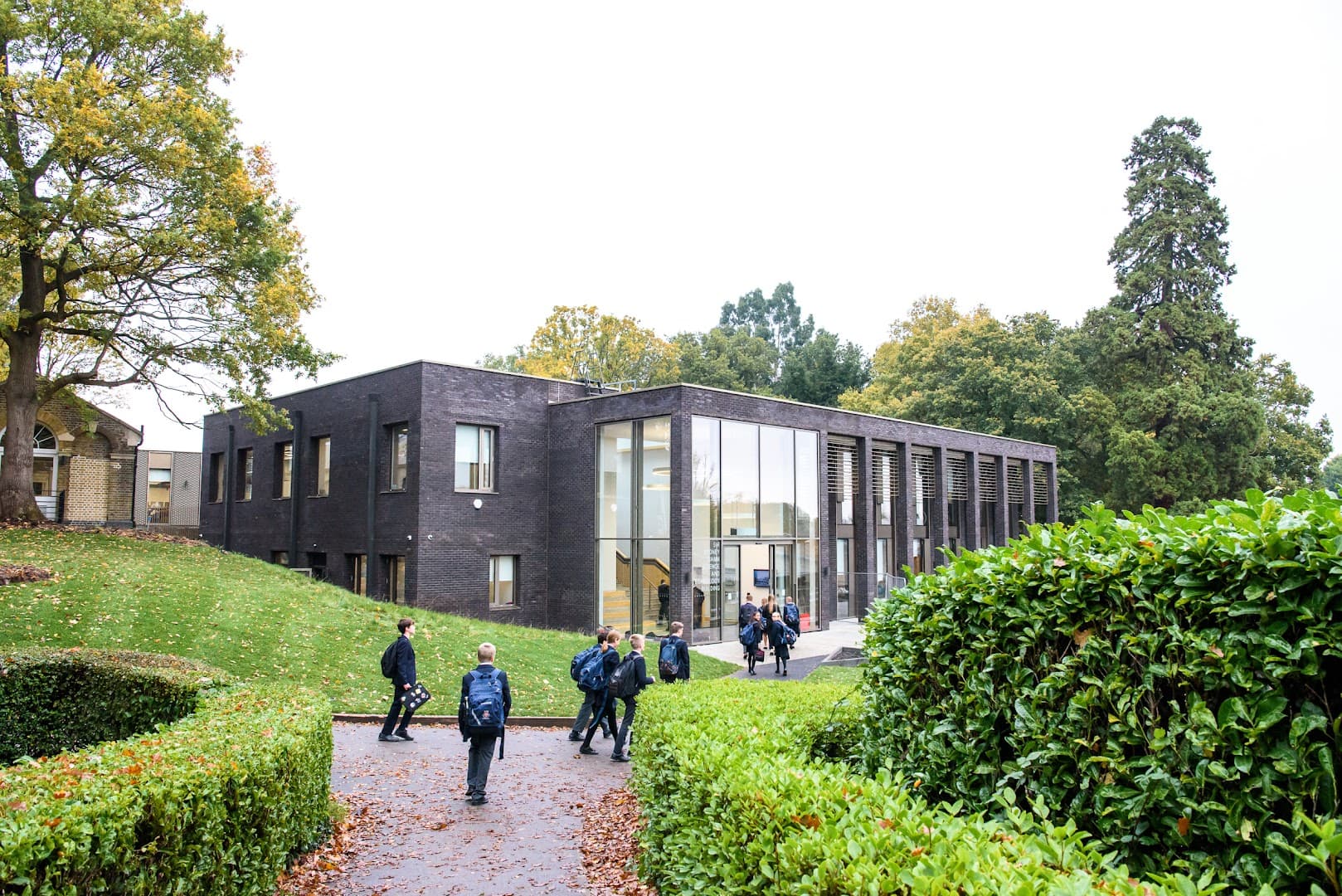 Claremont Fan Court School 2