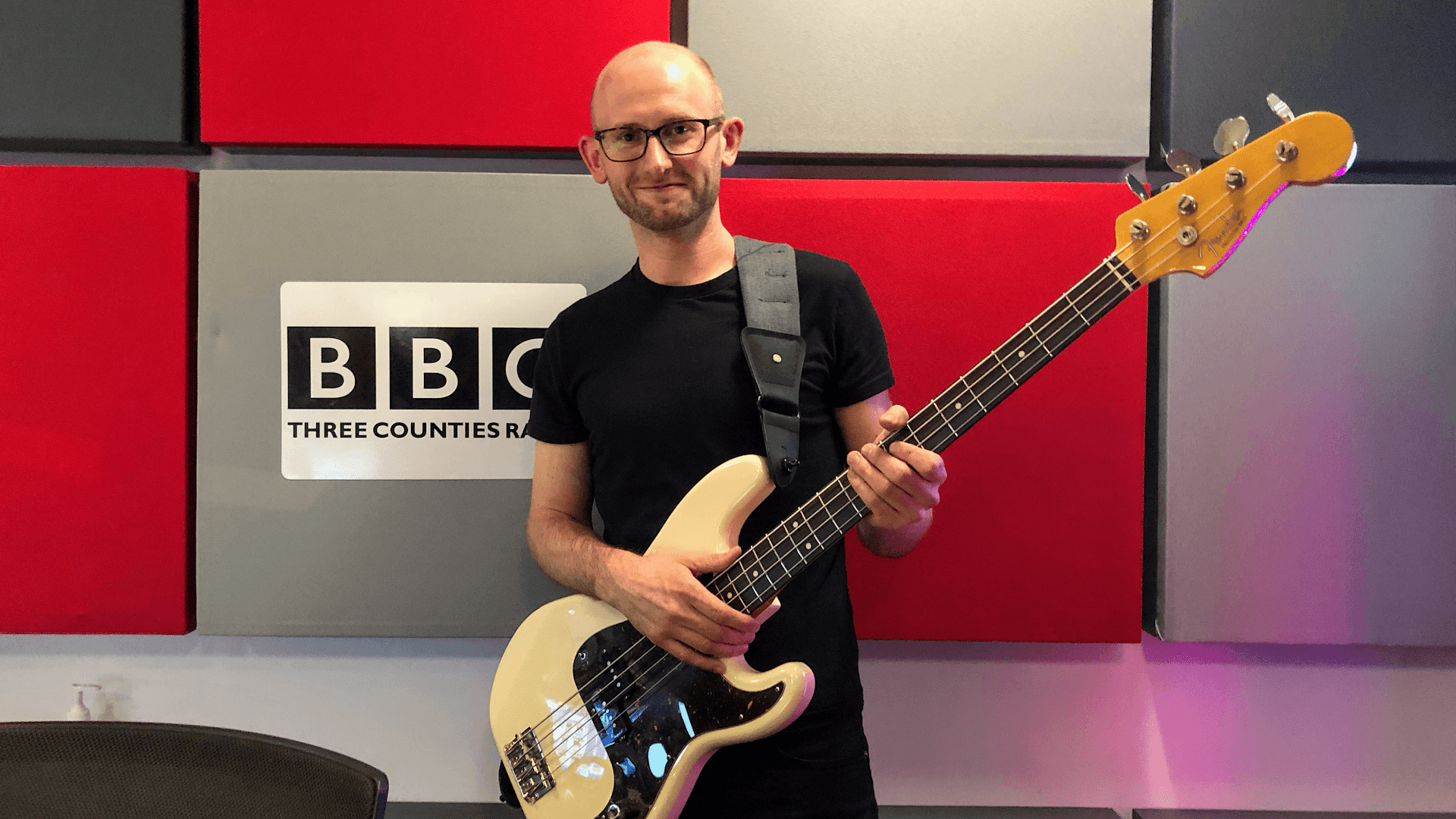 Pro Music Lessons - Guitar & Bass Lessons in Guildford 2