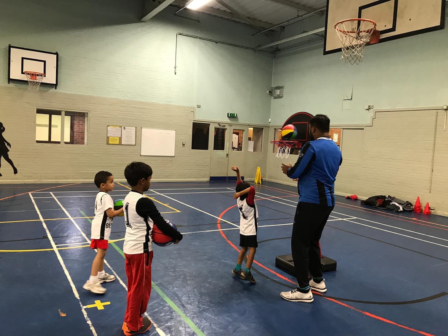 Bee Sports, Kids basketball coaching club 4