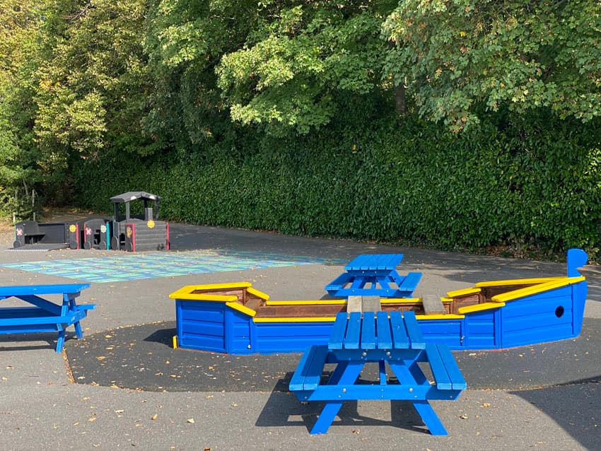 Hale Nursery and Primary Academy 6